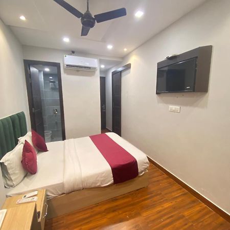 Hotel 56 - 200 Meter From Golden Temple Amritsar Exterior photo