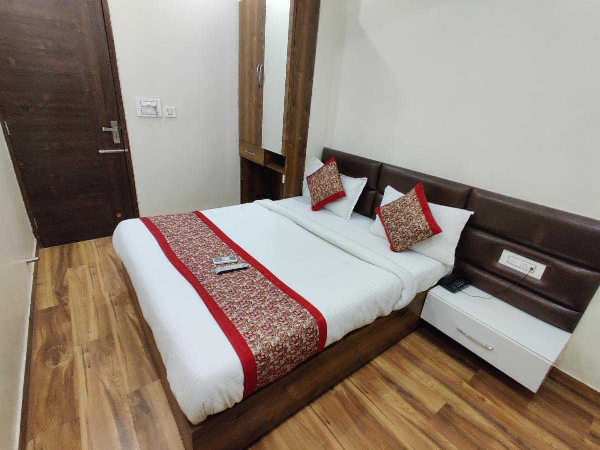 Hotel 56 - 200 Meter From Golden Temple Amritsar Exterior photo