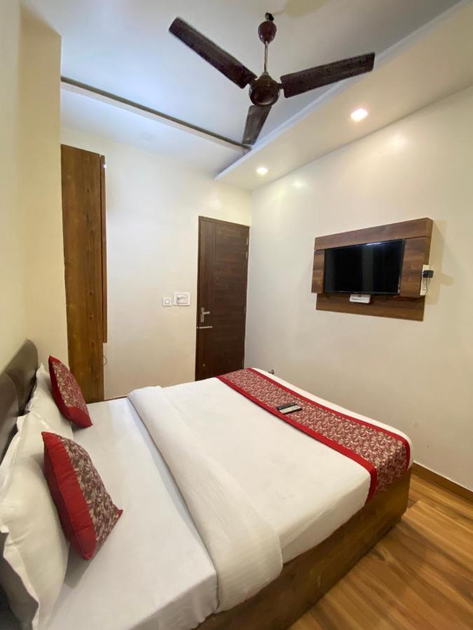 Hotel 56 - 200 Meter From Golden Temple Amritsar Exterior photo
